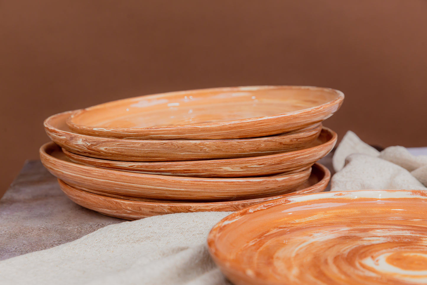 n g u n i dinner plate